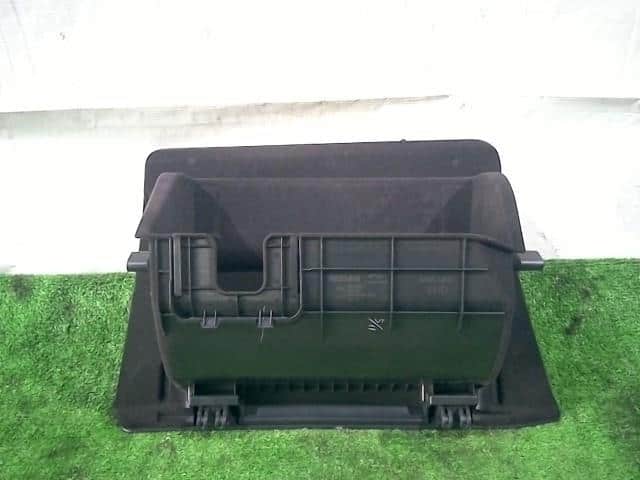 Glove Compartment NISSAN Elgrand 2017 DBA-TNE52 — photo 5