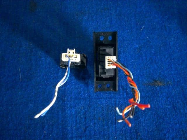 Switch NISSAN Serena 2005 CBA-C25 — photo 4