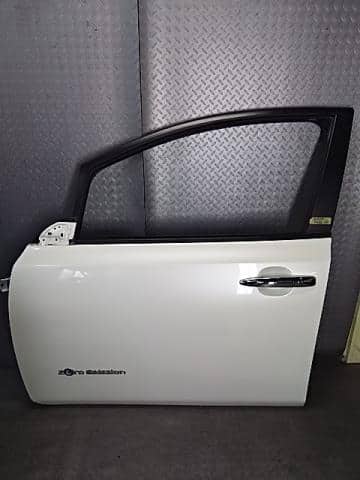 Front Left Door Assembly NISSAN Leaf_ 2013 ZAA-AZE0 — photo 3