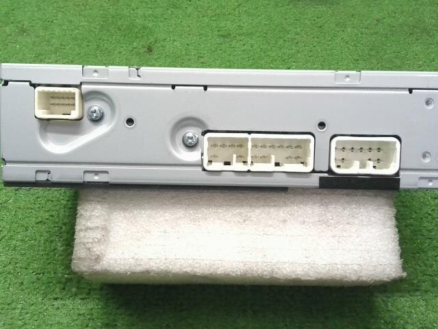 Audio Amp TOYOTA SAI 2010 DAA-AZK10 — photo 5