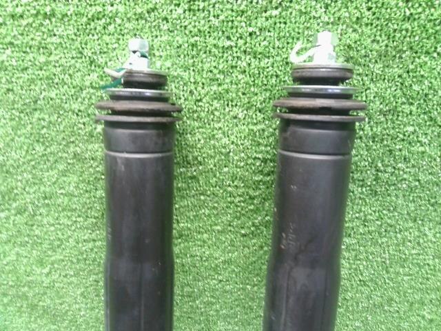 Rear Strut & Shock Absorber Set TOYOTA Vitz 2016 DBA-NSP130 — photo 3