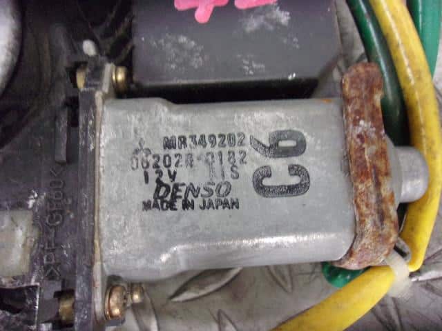 Front Right Door Regulator MITSUBISHI RVR 1997 GF-N71W — photo 3