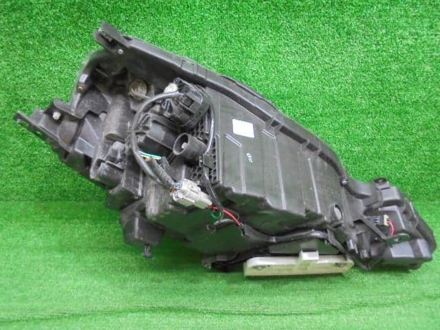 Left Headlight NISSAN Leaf_ 2014 ZAA-AZE0 — photo 5
