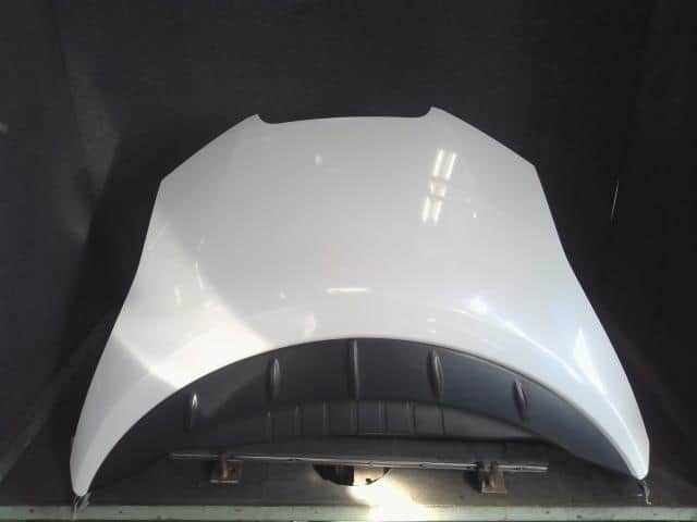 Bonnet Hood NISSAN Leaf_ 2013 ZAA-AZE0 — photo 1