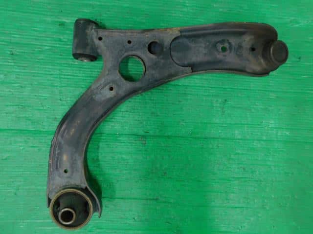 Front Left Lower Control Arm DAIHATSU Tanto 2011 DBA-L375S — photo 5