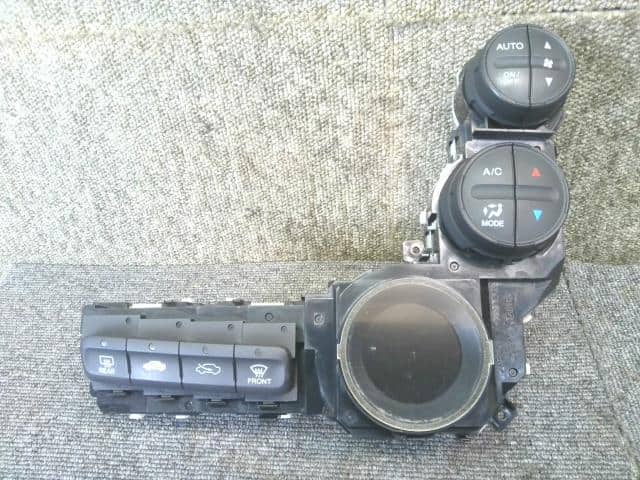 A/C Control Panel HONDA Fit Shuttle 2013 DBA-GG7 — photo 1