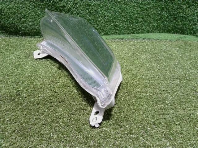 Right Side Marker Light NISSAN Leaf_ 2012 ZAA-ZE0 — photo 3