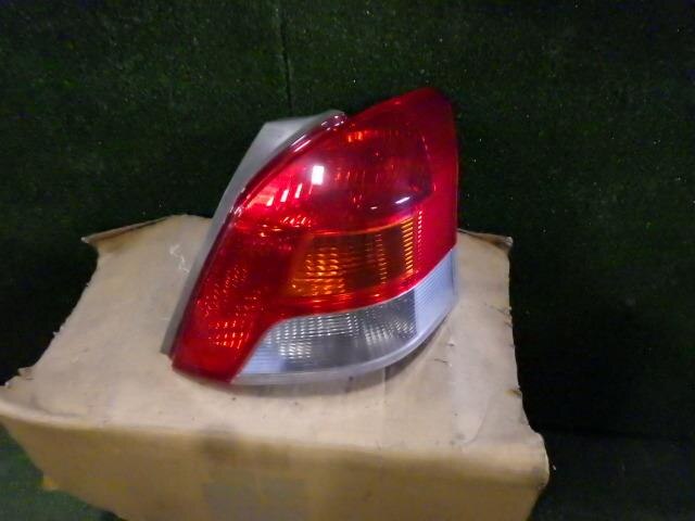 Right Tail Light TOYOTA Vitz 2007 DBA-SCP90 — photo 1