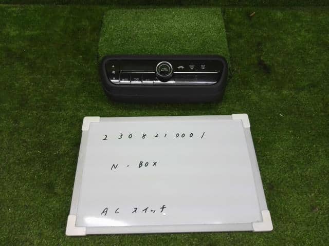 A/C Control Panel HONDA N BOX 2018 DBA-JF3 — photo 1