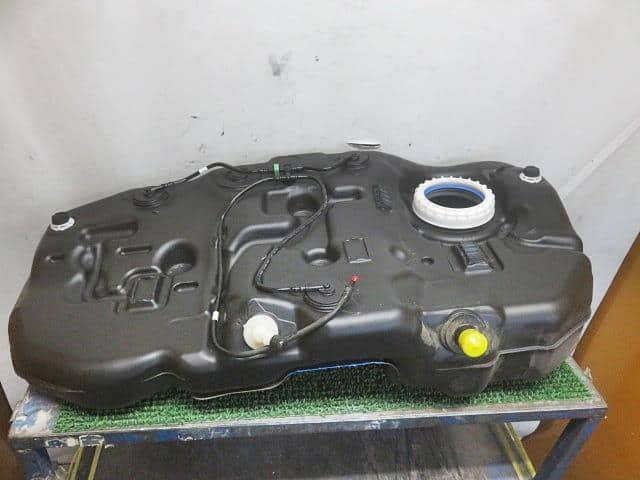 Fuel Tank SUBARU Impreza 2017 DBA-GT7 42012FL000 — photo 1