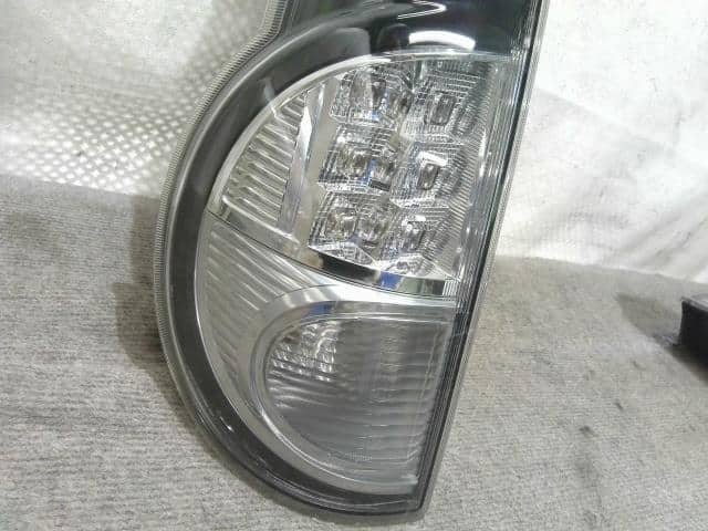 Left Tail Light NISSAN Moco 2014 DBA-MG33 — photo 3