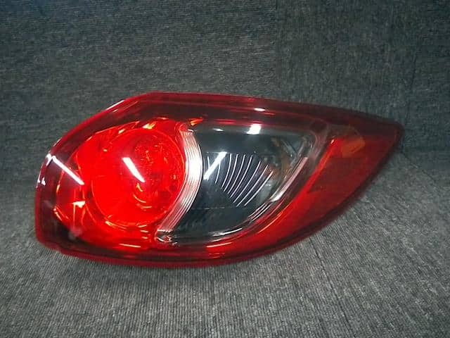 Right Tail Light MAZDA CX-5 2012 LDA-KE2AW KD5451150F — photo 1
