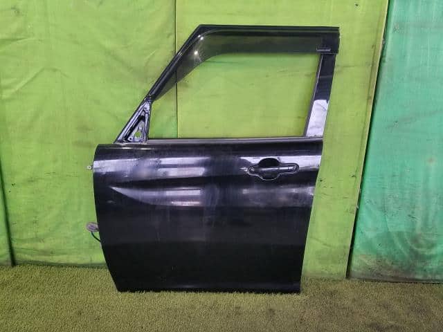 Front Left Door Assembly MITSUBISHI Delica D2 2016 DAA-MB36S — photo 1