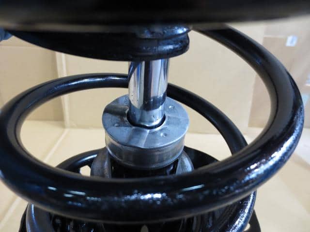 Front Right Strut HONDA Fit 2009 DBA-GE6 — photo 3