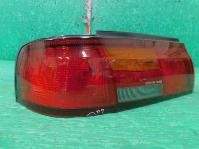 Left Tail Light NISSAN Laurel 1994 E-HC34 — photo 4