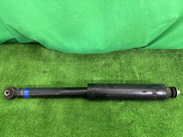 Rear Left Shock Absorber NISSAN Serena 2013 DAA-HFC26 — photo 1