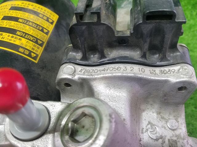 Brake Master Cylinder TOYOTA Prius 2009 DAA-ZVW30 — photo 3