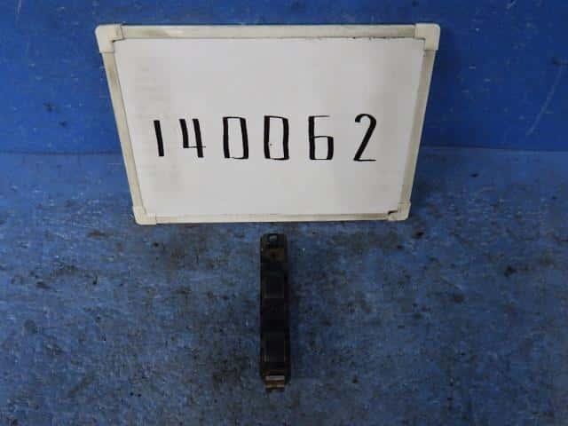Power Window Switch SUZUKI Every 2002 LE-DA62V — photo 1
