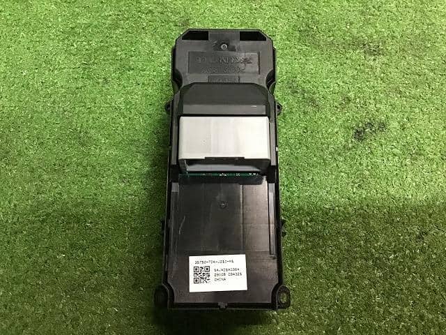 Power Window Switch HONDA Freed 2020 6BA-GB5 35750TDKJ21 — photo 2