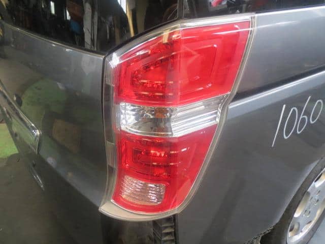 Right Tail Light HONDA Step Wagon 2010 DBA-RK1 — photo 2