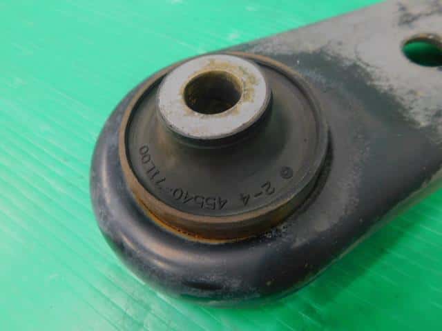Front Right Lower Control Arm SUZUKI Swift 2013 DBA-ZC72S 4520171L00 — photo 4