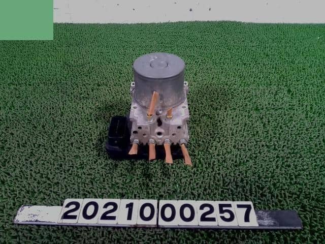 ABS Actuator TOYOTA Crown 2012 DBA-GRS201 4405030610 — photo 1