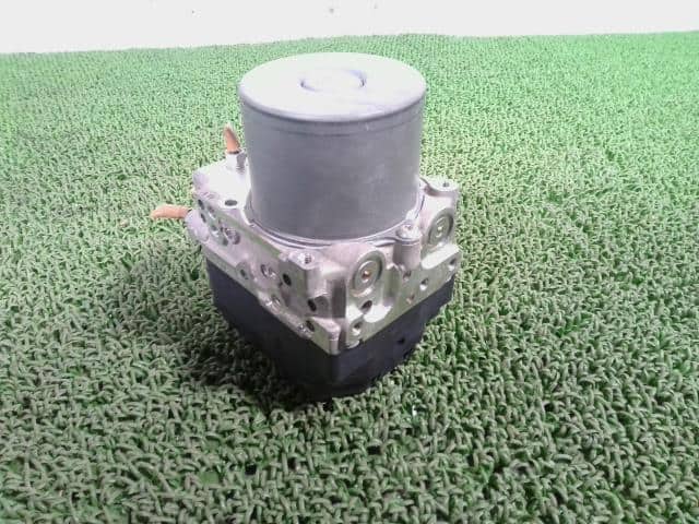ABS Actuator TOYOTA Crown 2012 DBA-GRS201 4405030610 — photo 3