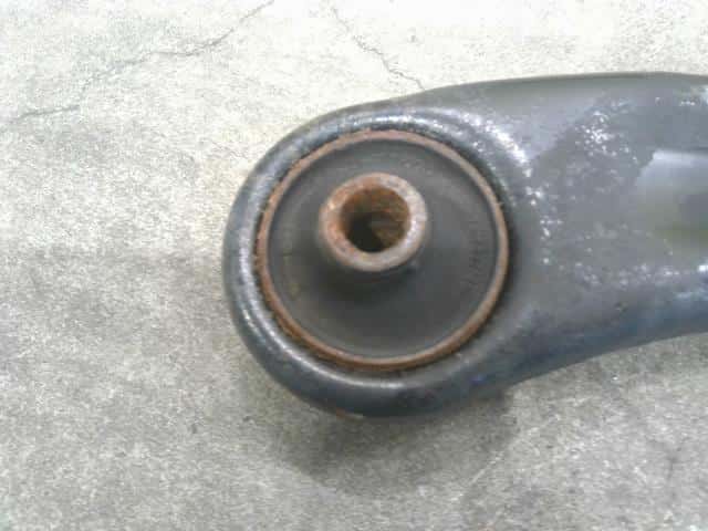 Front Right Lower Control Arm SUZUKI Lapin 2013 DBA-HE22S 4520185K10 — photo 4