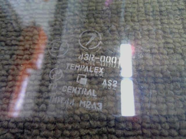 Front Right Door Windshield SUBARU Sambar 1997 V-KS4 — photo 8
