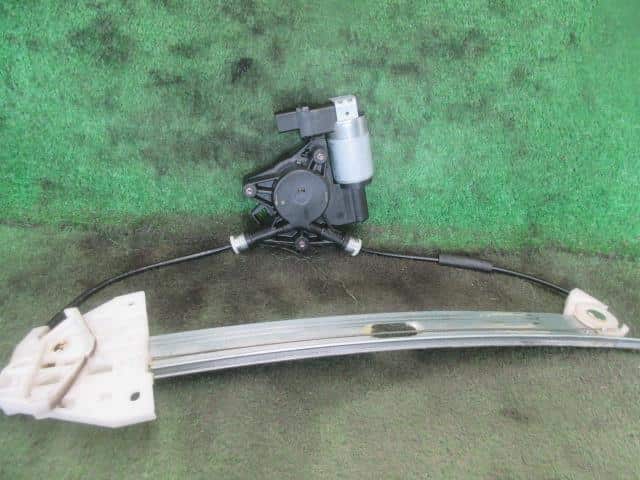 Front Left Door Regulator MAZDA RX-8 2006 ABA-SE3P F15159590D — photo 1