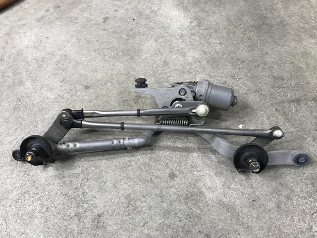Front Wiper Motor TOYOTA Prius 2015 DAA-ZVW51 — photo 1
