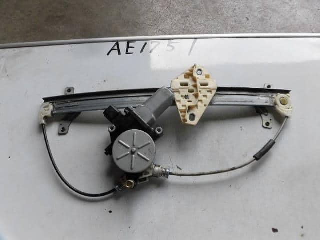 Front Right Door Regulator HONDA Accord 2002 UA-CL7 72210SEA003 — photo 1
