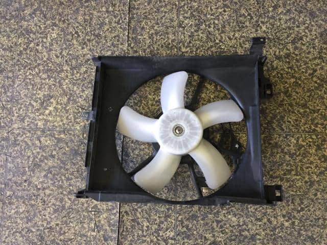 Radiator Cooling Fan DAIHATSU Move 2014 DBA-LA100S — photo 2