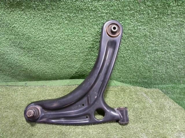 Front Right Lower Control Arm SUZUKI Every 2018 HBD-DA17V — photo 1