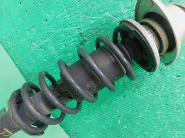 Front Left Strut SUBARU R2 2007 DBA-RC1 — photo 4