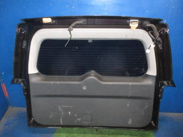 Back Door Assembly NISSAN Elgrand 2010 DBA-PE52 — photo 6
