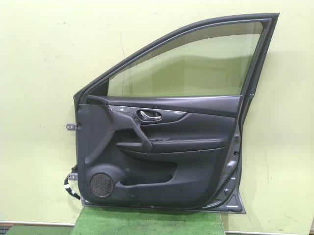 Front Right Door Assembly NISSAN X-Trail 2014 DBA-NT32 — photo 5