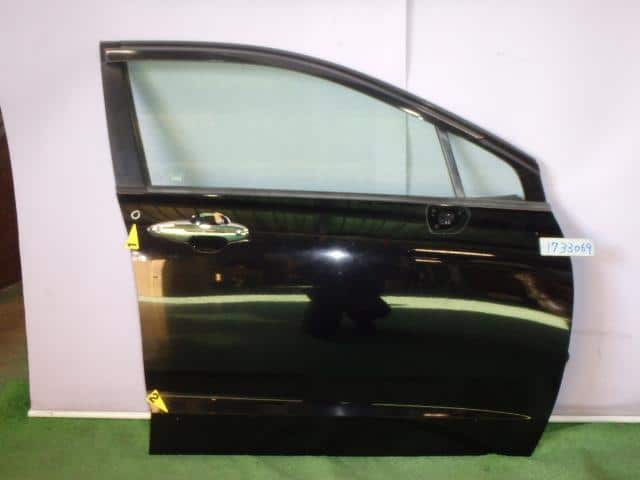 Front Right Door Assembly HONDA Odyssey 2009 DBA-RB3 — photo 1