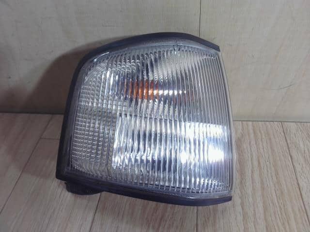 Right Side Marker Light NISSAN Vanette 2002 TC-SK82VN — photo 1
