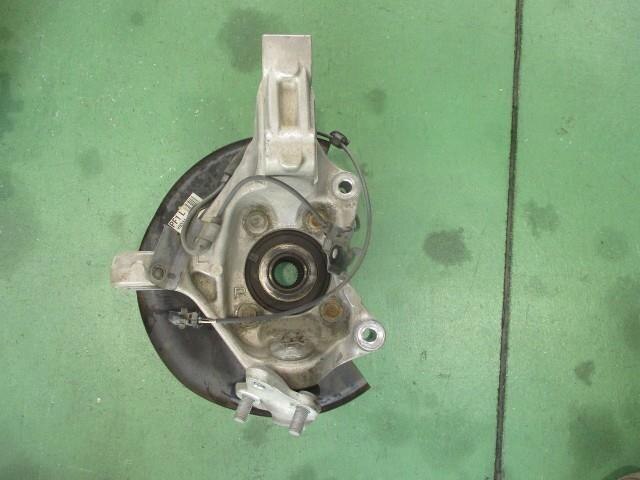 Front Left Knuckle Hub Assembly TOYOTA Prius 2010 DAA-ZVW30 — photo 1