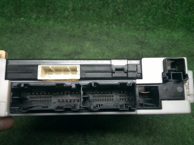 Control Unit TOYOTA Sienta 2016 DBA-NSP170G — photo 4