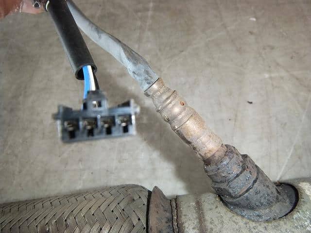 Front Exhaust Pipe MITSUBISHI Eterna 1993 E-E53A — photo 4