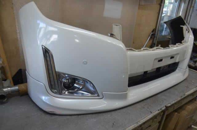 Front Bumper NISSAN Elgrand 2010 DBA-PE52 — photo 3
