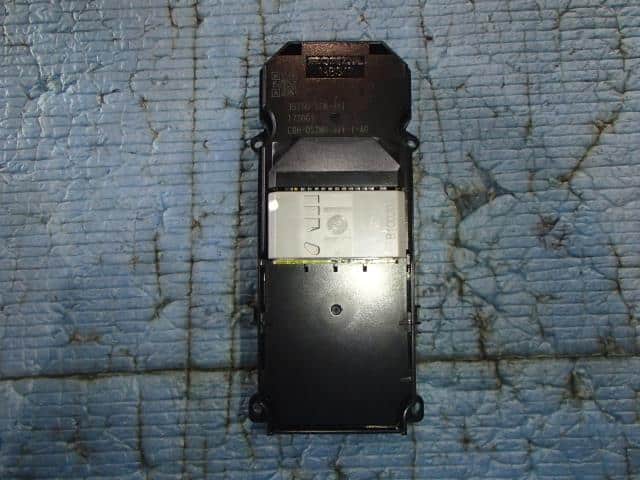 Power Window Switch HONDA Step Wagon 2011 DBA-RK2 — photo 2
