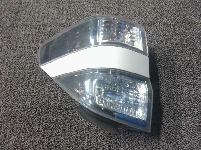 Left Tail Light TOYOTA vellfire 2010 DBA-ANH20 — photo 1