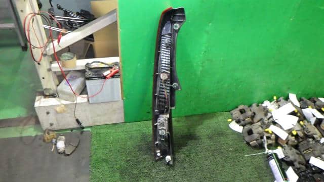 Right Tail Light DAIHATSU Move 2005 DBA-L150S — photo 2