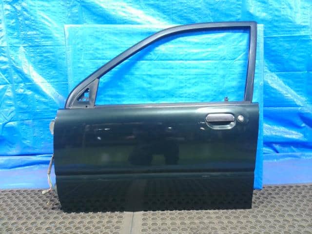 Front Left Door Assembly SUBARU Vivio 1996 E-KK3 61101KC450 — photo 1