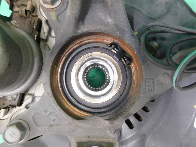 Front Right Knuckle Hub Assembly TOYOTA Spade 2015 DBA-NSP141 — photo 4