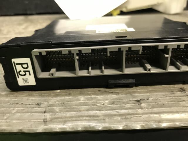 Control Unit TOYOTA Prius Alpha 2015 DAA-ZVW40 — photo 3