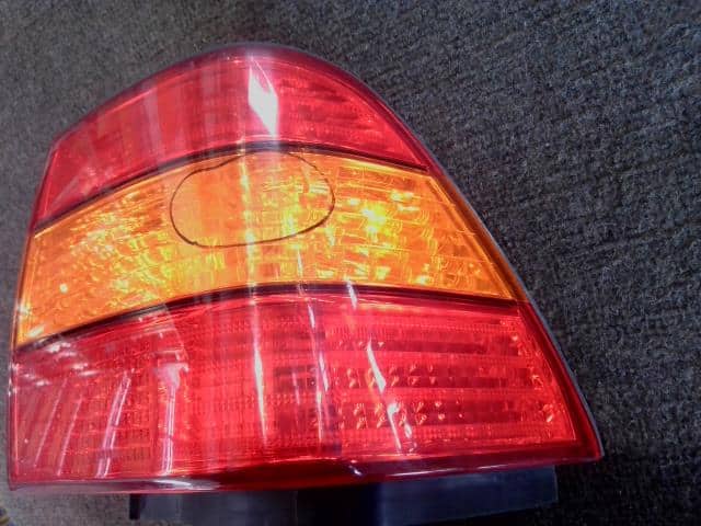 Right Tail Light TOYOTA Celsior 1997 E-UCF20 — photo 2